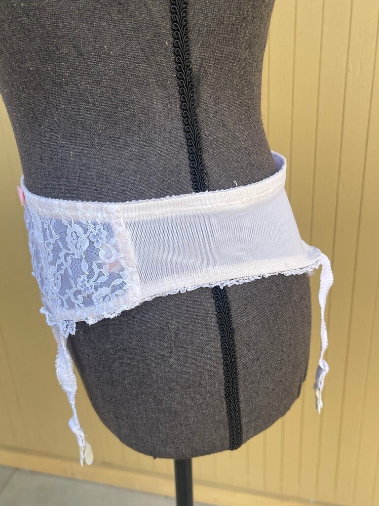 1950's Garter Belt Vintage Lace Lingerie Metal Garters M/L - Etsy 1950's Garter Belt Vintage Lace Lingerie Metal Garters M/L - Etsy