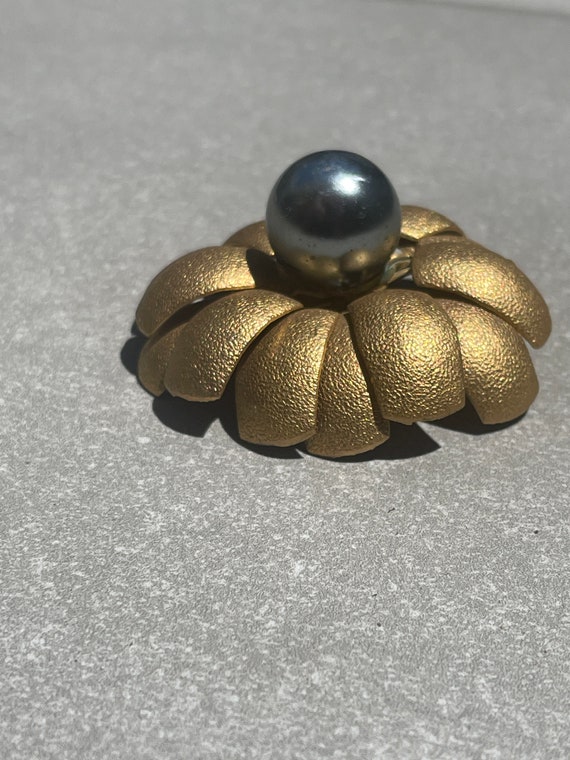 Kenneth Jay Lane Gold Large Flower Brooch Signed … - image 4