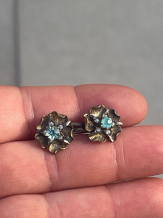 Blue topaz shop flower earrings