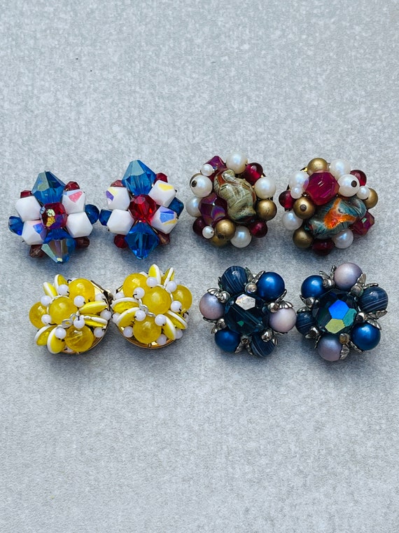 4 Pair Glass Beaded Cluster Earrings Vintage Clip… - image 4