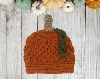 Gorro de calabaza para bebé hecho a crochet: accesorio fotográfico de otoño