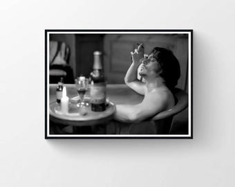 Lámina artística de Johnny Depp en el baño, póster de película divertido, blanco y negro (descarga digital)