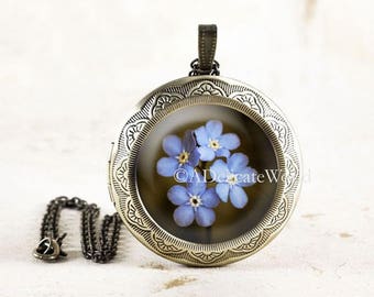 Forget Me Not Keepsake Locket, Victorian Jewelry for Mourning, Nature Pendant, Grief Gift for Widow, Forget-Me-Not Remembrance Necklace