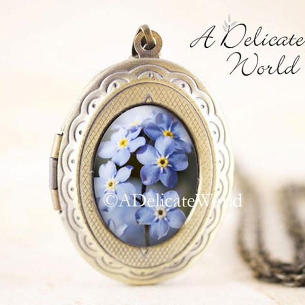 Forget-Me-Not Locket - Spring Flower Jewelry Locket, Woodland Flower Locket, Blue Flower Jewelry, Nature Locket, Botanical Jewelry