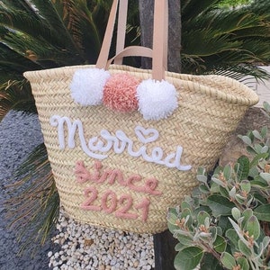 Large customizable knitted wicker beach basket
