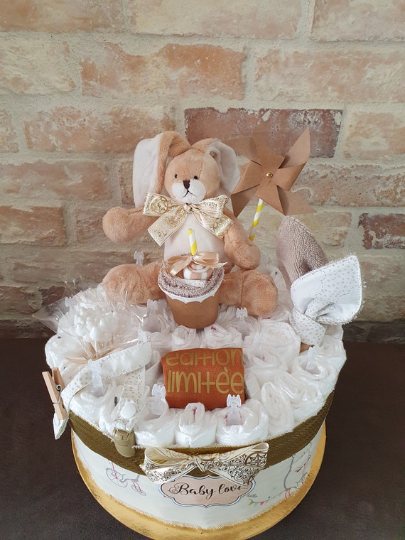 Pastel de Pañales con Albornoz, Maletita y Chupón | Regalo Especial