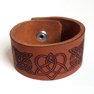 Liebesknoten Leder Armreif, Keltischer Knoten Lederarmband