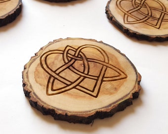 Celtic Love Knot Natural Wood Round Coaster set of 4, Engraved Trinity Heart, Romantic Home Decor, House Warming Gift