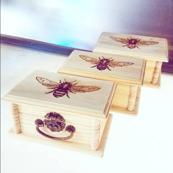 Honey Bee Latched Wooden Box : Free Engraved Personalization - Etsy
