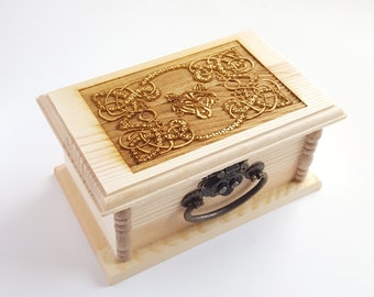 Produktbild von Schmuckschatulle Aus Holz Mit Keltischem Wolfsmotiv In Buchform - Schwarz - Österreich