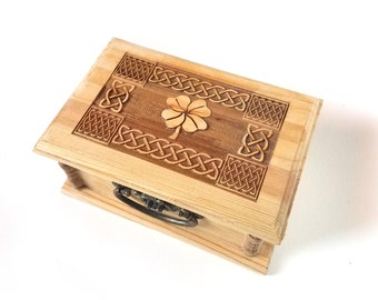 4 Leaf Clover Engraved Wooden Box : Free Custom Engraving, Lucky Shamrock