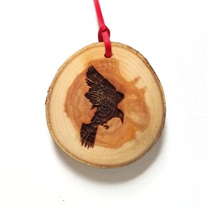 Flying Raven Essential Oil Diffuser Ornament, Wood Round Diffusing Air freshener for Car and Home