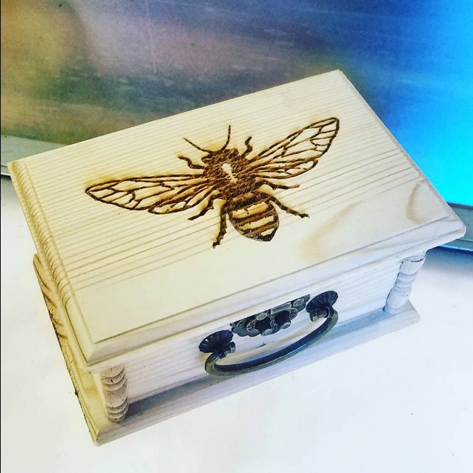 Honey Bee Latched Wooden Box : Free Engraved Personalization - Etsy