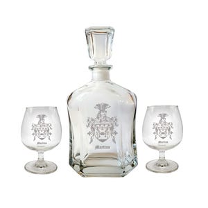 Aangepaste karaf met familiewapen en cognacglas, aangepast gegraveerd wapenschild