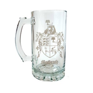Jarra de cerveza de 27 oz con el escudo de armas de la familia irlandesa McGrath: grabado personalizado gratuito