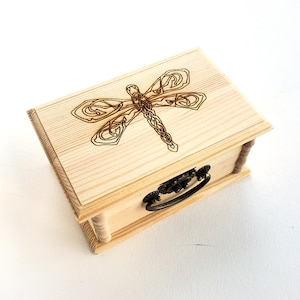 Dragonfly Celtic Knot Latched Wooden Box : Free Engraved Personalization, Scottish Dragonfly