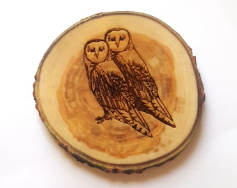 Paire de sous-verres en tranches de bois naturel chouettes effraies, sous-verres gravés, décor bois
