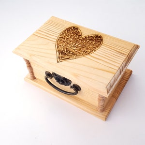 Celtic Heart Wooden Box : Free Engraved Personalization, Celtic Knotwork Heart Design