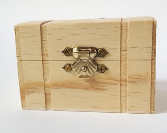 Irish Claddagh Small Latched Wooden Box, Free Engraved