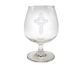 Keltisches Kreuz Brandy Snifter Glas 12 Unzen, gravierte Personalisierung, irisches Thema Cognac Glas