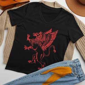 Red Griffin Frauen Relaxed Fit T-Shirt mit V-Ausschnitt, Mittelalterliches Fantasy Gryphon Tee