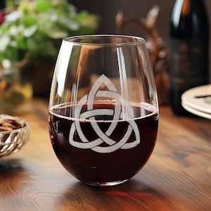 Celtic Trinity Knot Clear Stemless Wine Glass - Free Personalized Engraving 18 oz, Triquetra Design