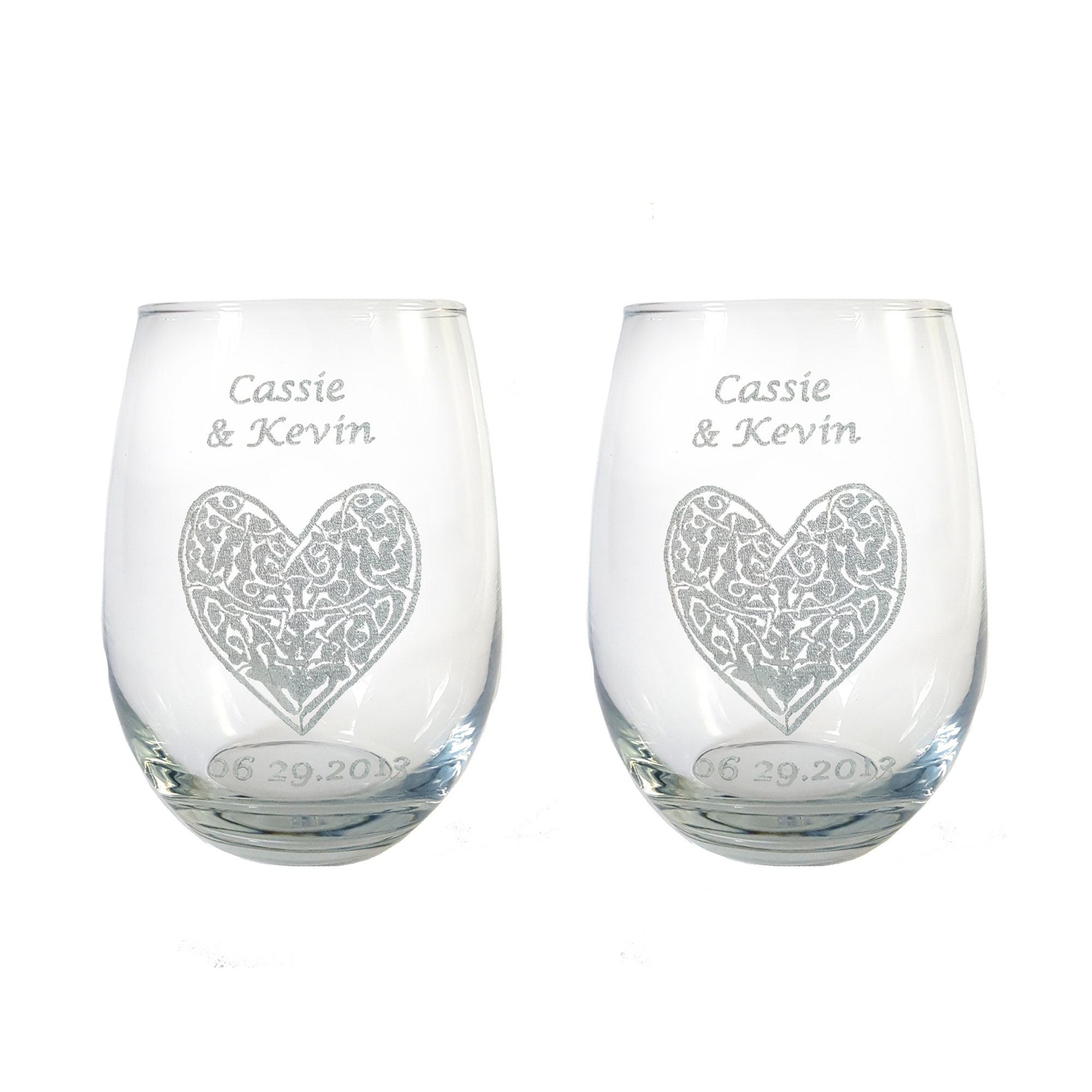 Copa de vino sin tallo con nombre y fecha de boda con corazón celta, grabado personalizado gratuito, juego de 2