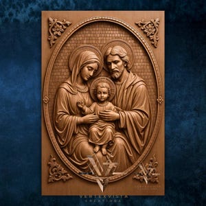 Könnte beinhalten: Ein Holzreliefschnitzerei, die die Heilige Familie darstellt: Maria, Josef und das Jesuskind. Die Figuren befinden sich in einem ovalen Rahmen, mit Heiligenscheinen und detaillierten Gewändern. Der Hintergrund hat eine ziegelartige Textur, und das Stück ist mit floralen Akzenten gerahmt. Der Text "VERTEXVISTA CREATIONS" befindet sich unten.
