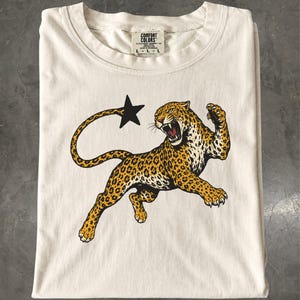 Y2K Jaguar T-Shirt: Retro Big Cat Graphic Tee, Wild Feline Shirt, Animal Lover Gift