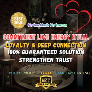 Puede incluir: Un conjunto ritual con dos velas blancas, un plato central con nombres escritos a mano y ramas de pino. El texto incluye "BEST SELLER", "COMMITMENT LOVE ENERGY RITUAL", "LOYALTY & DEEP CONNECTION", "100% GUARANTEED SOLUTION" y "STRENGTHEN TRUST".