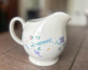 Pfaltzgraff “April” Gravy Boat / Pitcher