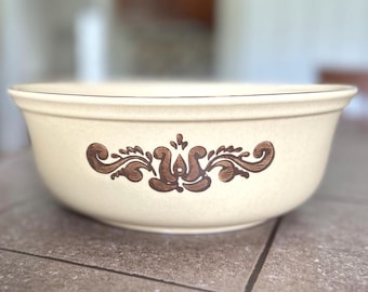 Vintage Pfaltzgraff “Village” 3 Quart Casserole Dish / Bowl