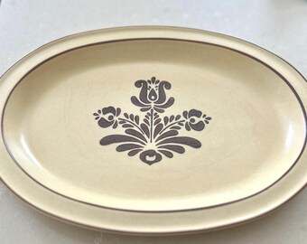 Vintage Pfaltzgraff “Village” Oval Stoneware Serving Platter