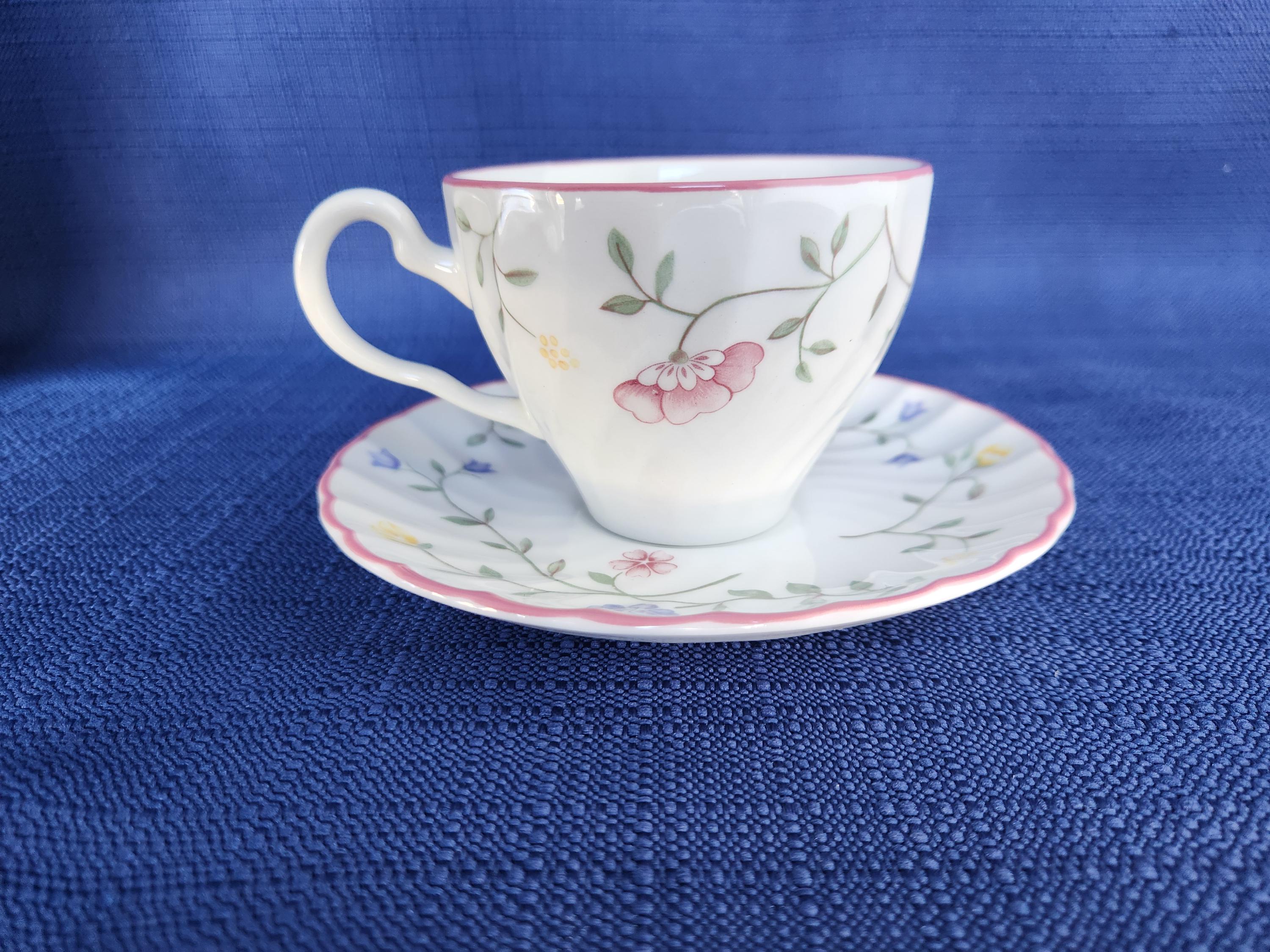 Chintz tea cup and saucer - Etsy 日本