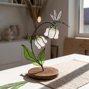 Stained Glass Lily of the Valley Suncatcher – Butterfly, Bee or Dragonfly, Handmade Flower Window Decor, Gift for Mom, Garden Decor