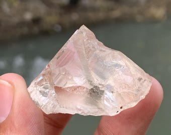 53974.0 - 900g 天然トパーズ原石：低グレード練習用石 - Etsy 日本
