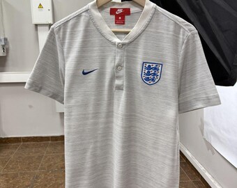 Vintage Y2K 2000s White and Red Umbro Polo Shirt / England Polo