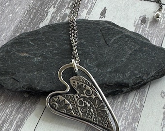 Collana con ciondolo a forma di cuore in argento, regalo per la mamma, regalo fatto a mano per lei