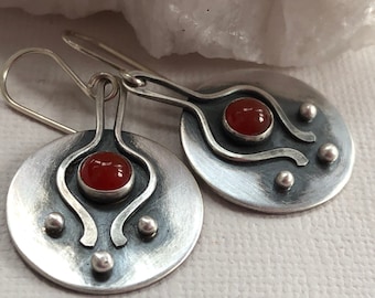 Rustic Sterling silver earrings with Carnelian gemstone cabochon, Modern handcrafted silver earrings with gemstone cabochon.