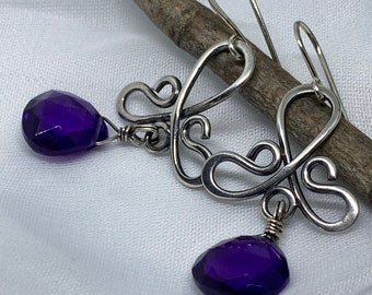 Orecchini in argento sterling ossidato con quarzo ametista: pietra portafortuna di febbraio