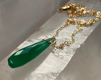 Green Onyx gold necklace, Gold necklace for Mom, elongated gemstone necklace, necklace for teens