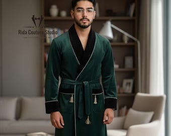 Green Velvet Men's Robe: Quilted Lapel & Tassel Details