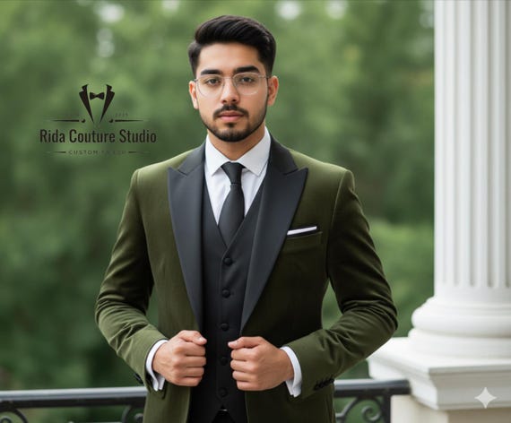 Elegant Olive Green Velvet Men's Suit: Black Waistcoat, Tailored Fit Elegant Olive Green Velvet Men's Suit: Black Waistcoat, Tailored Fit