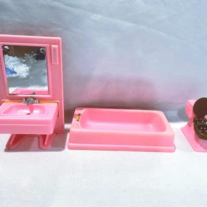 Vintage 1970s arco dollhouse bathroom furniture: pink miniature toys