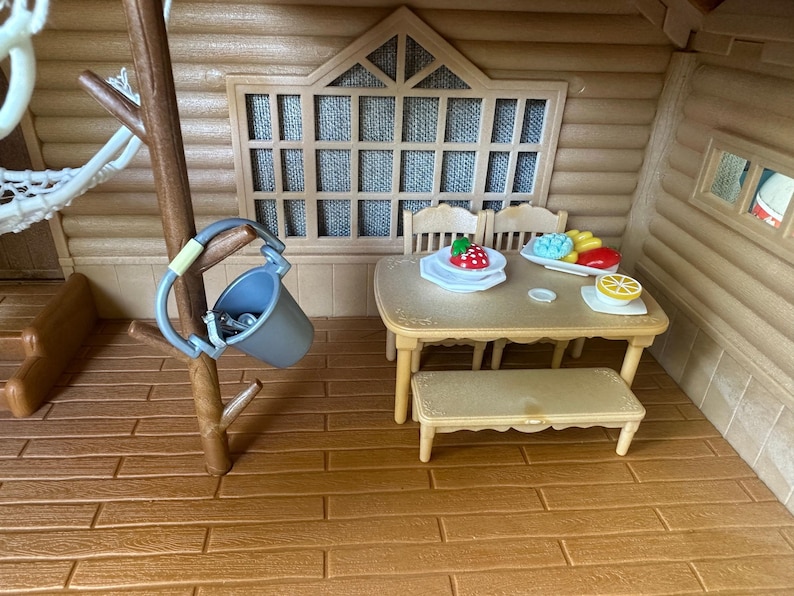Sylvanian Families Log Cabin House-speelset Calico Critters Cottage + accessoires afbeelding 4