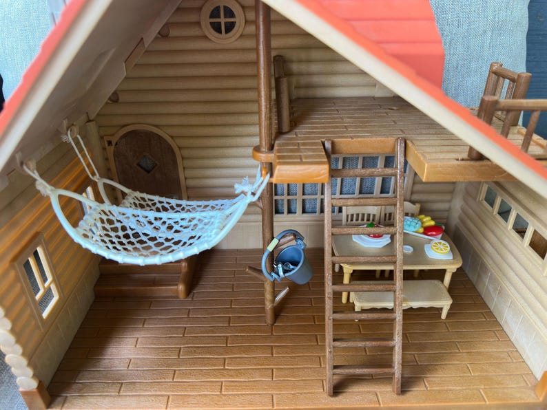 Sylvanian Families Log Cabin House-speelset Calico Critters Cottage + accessoires afbeelding 3