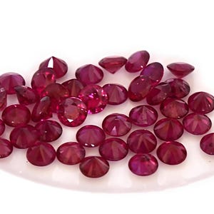 100 st. Labbodlade blodröda rubiner, runda slipade 4-8 mm VVS1 lösa ädelstenar för smycken