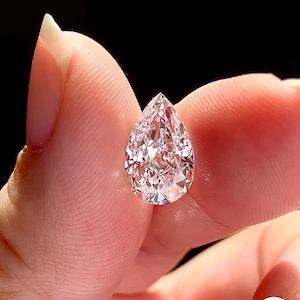 3 CT Pear Cut D,E Color Grade VVS1 Clarity Lab Grown Moissanite Diamond (8x12mm)