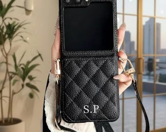 Funda cruzada personalizada con correa para Z Flip 6,7 / Funda de cuero acolchado de lujo para Samsung Flip / Cartera con iniciales personalizadas