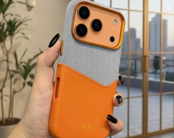 Funda para iPhone con iniciales personalizadas: diseño de patchwork de cuero y tela personalizado; compatible con iPhone 17 Pro Max, 16 y 15; compatible con MagSafe.